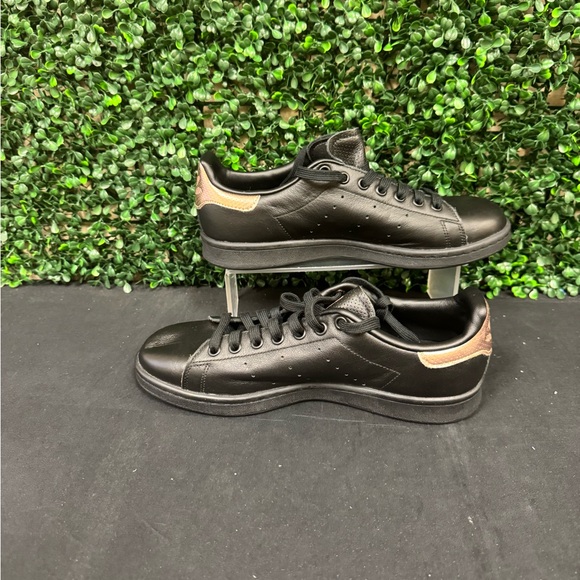 Adidas STAN SMITH SHOES - W9 - Picture 2 of 8